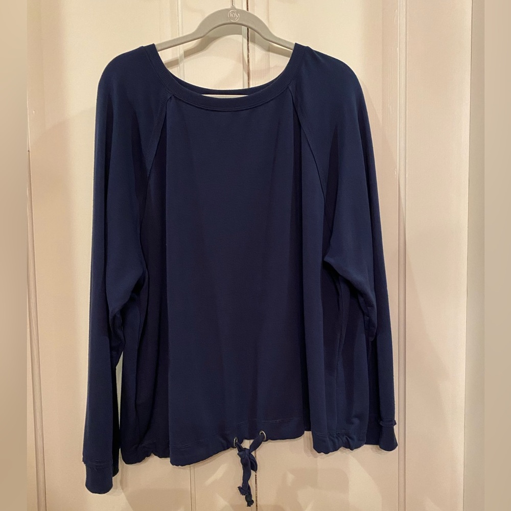 Time and Tru Navy Top XXL